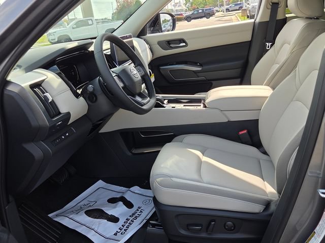 New 2026 Nissan Pathfinder SL FWD image 5
