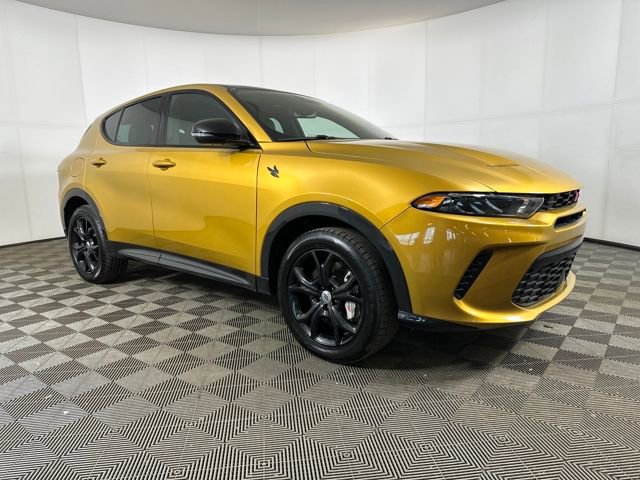 Used 2024 Dodge Hornet R/T Plus w/ R/T Blacktop Package image 2