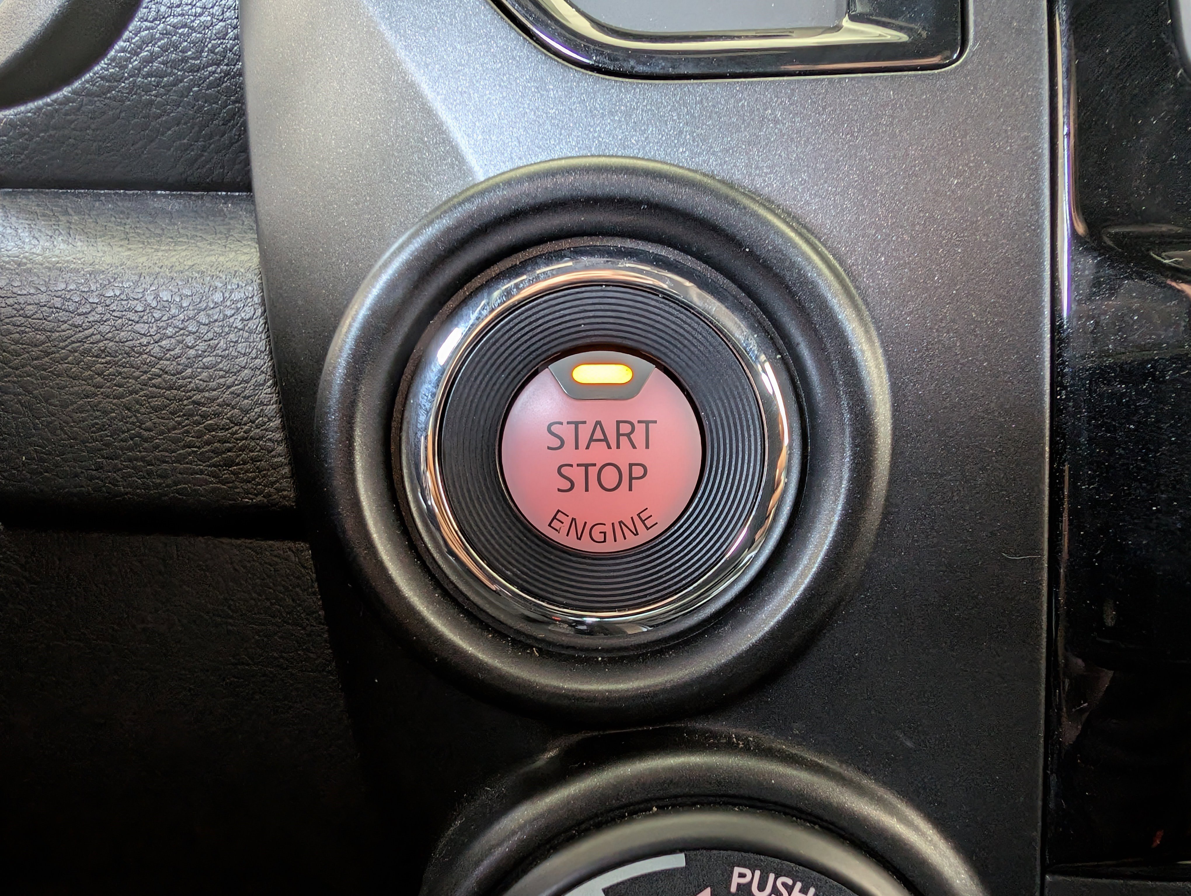 Used 2024 Nissan Titan SV w/ SV Bronze Edition Package image 32