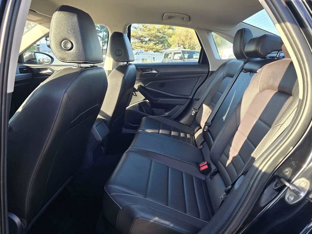 Used 2024 Volkswagen Jetta SE FWD image 14
