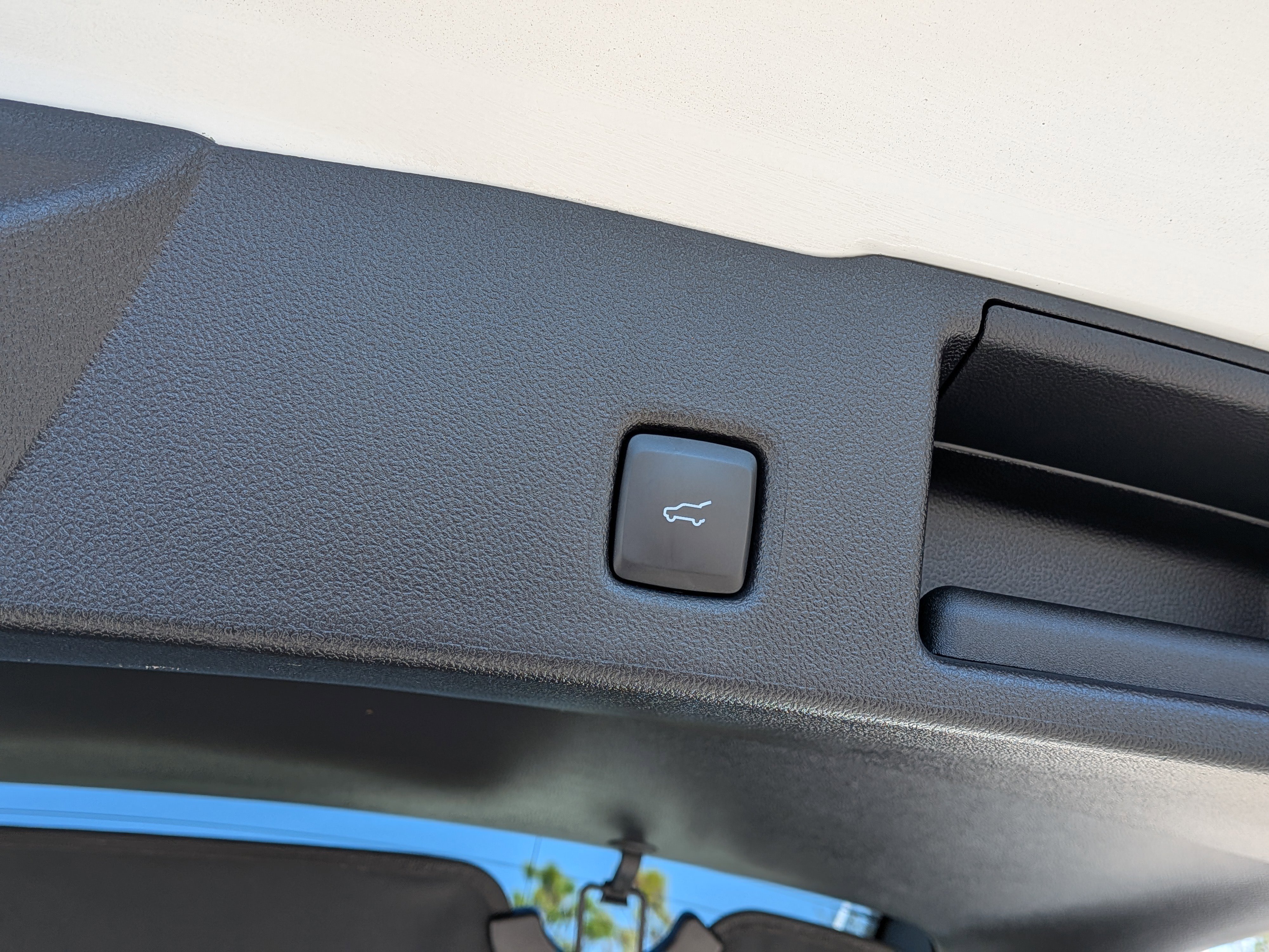 Used 2022 Ford Escape Titanium w/ Titanium Premium Package image 14