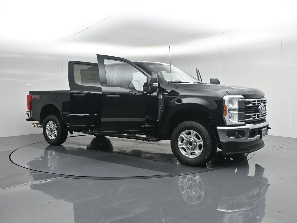 New 2026 Ford F250 XLT w/ FX4 Off-Road Package image 32