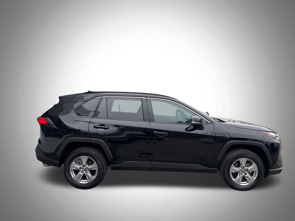 Used 2025 Toyota RAV4 XLE image 6