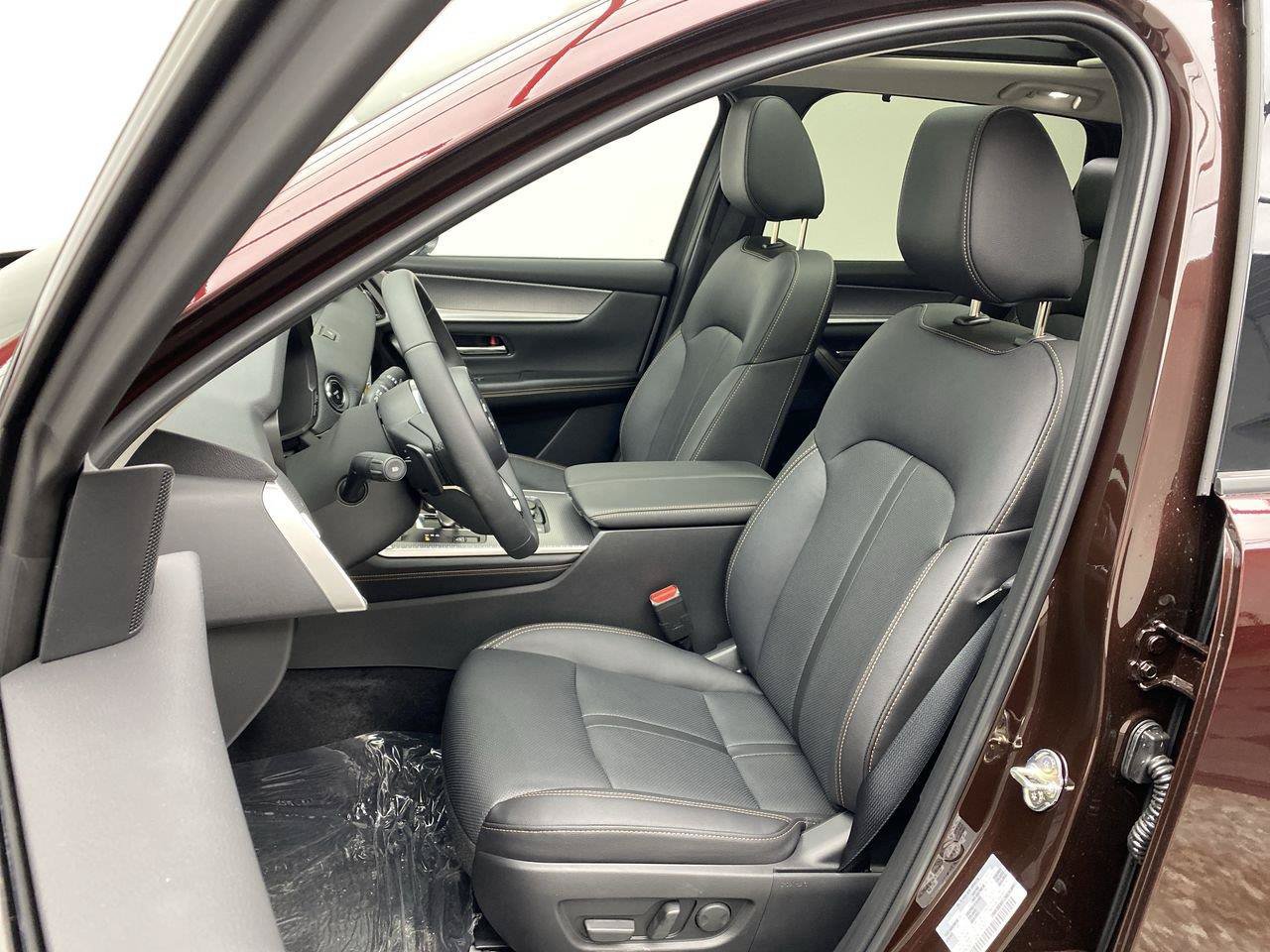 Used 2024 MAZDA CX-90 Plug-In Hybrid w/ Premium Pkg AWD/4WD image 9