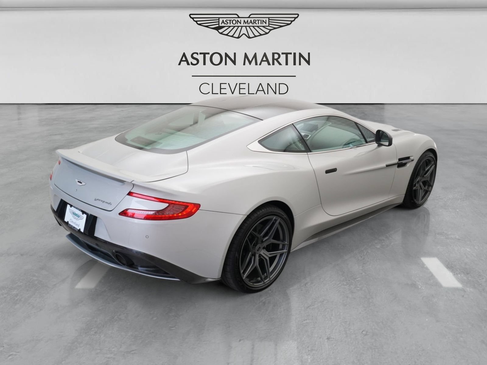 Used 2016 Aston Martin Vanquish Coupe RWD image 58