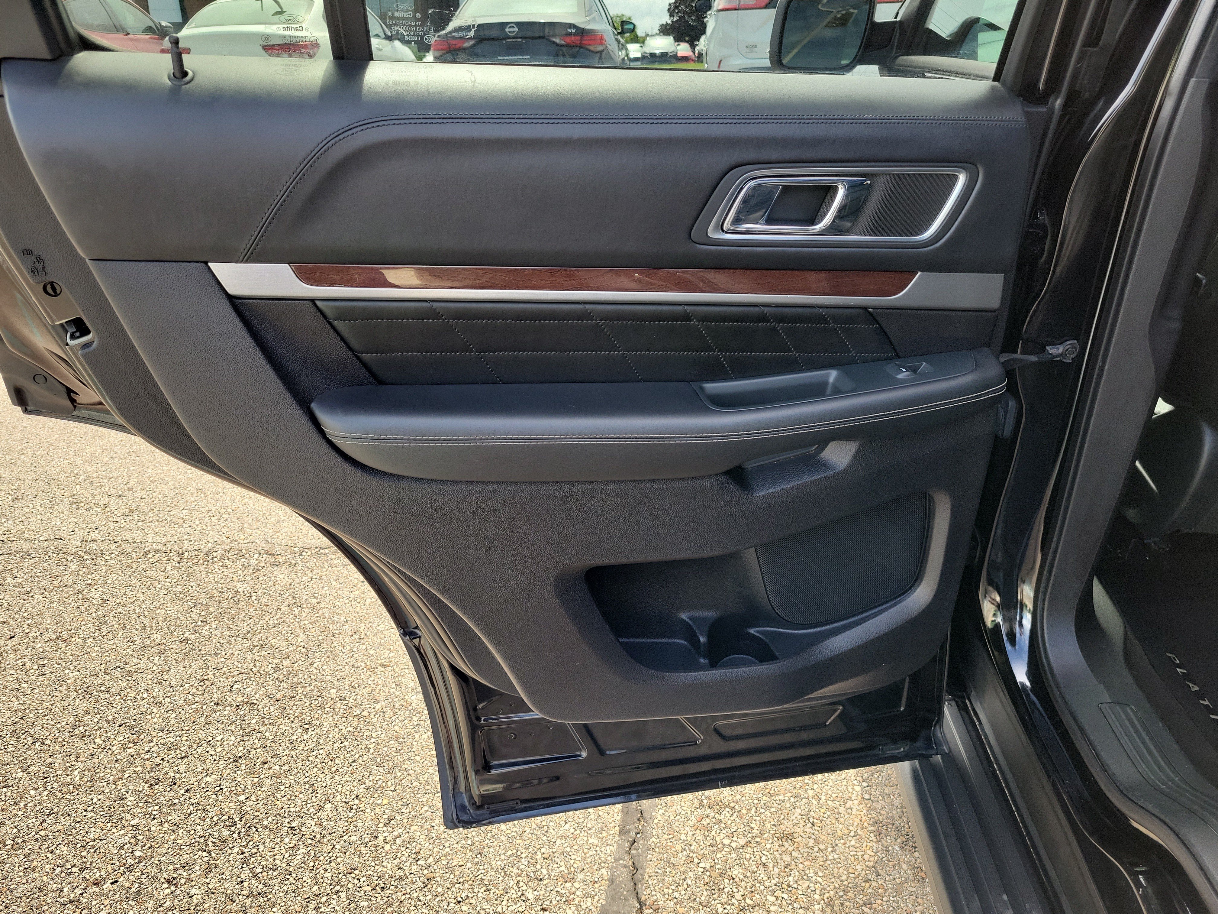 Used 2018 Ford Explorer Platinum AWD/4WD image 15