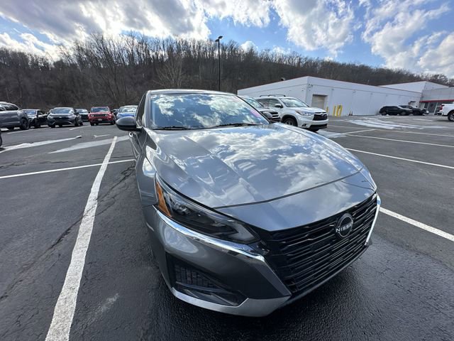 Used 2024 Nissan Altima 2.5 SV image 11