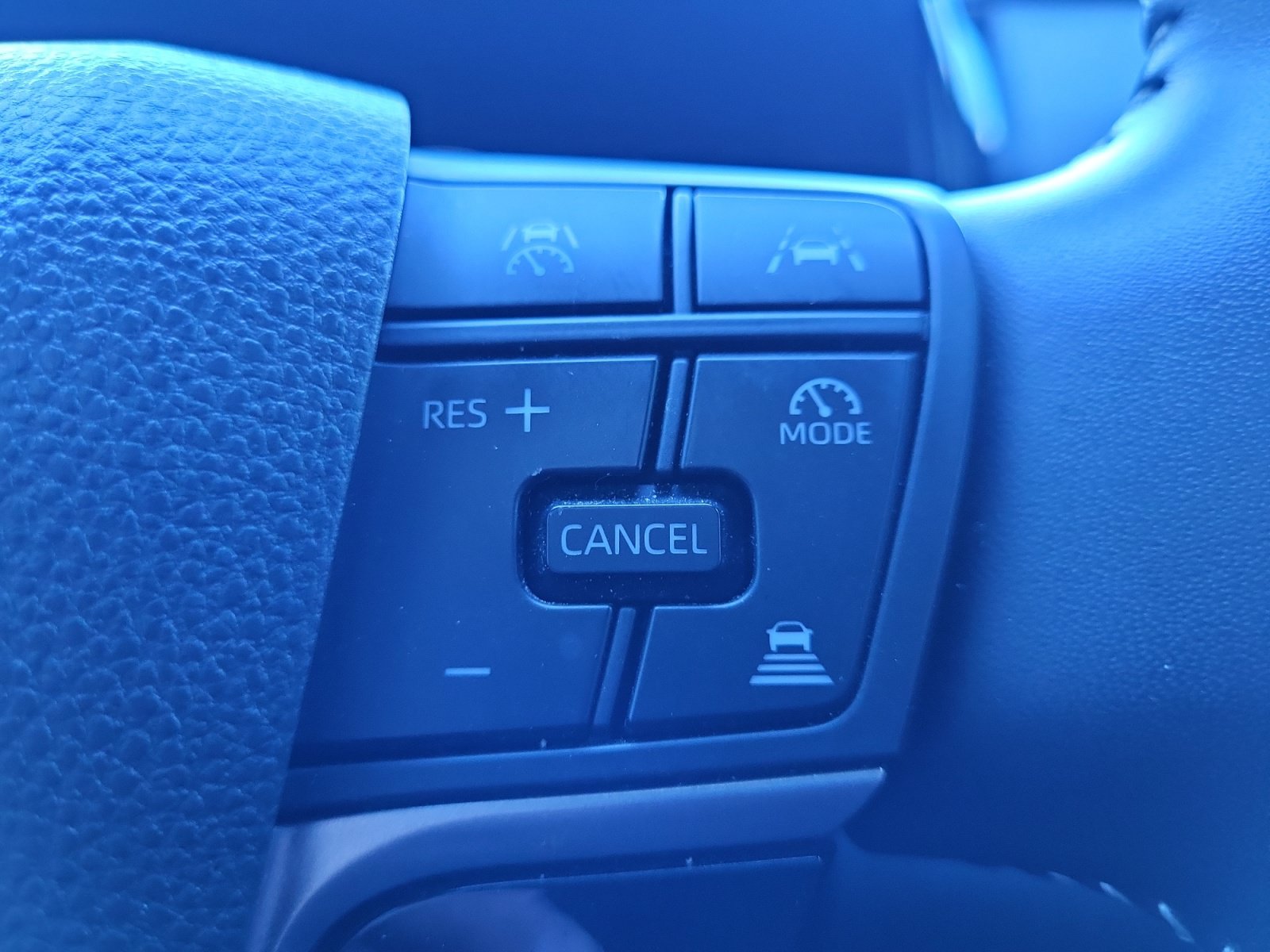 Used 2025 Toyota Camry SE FWD image 27
