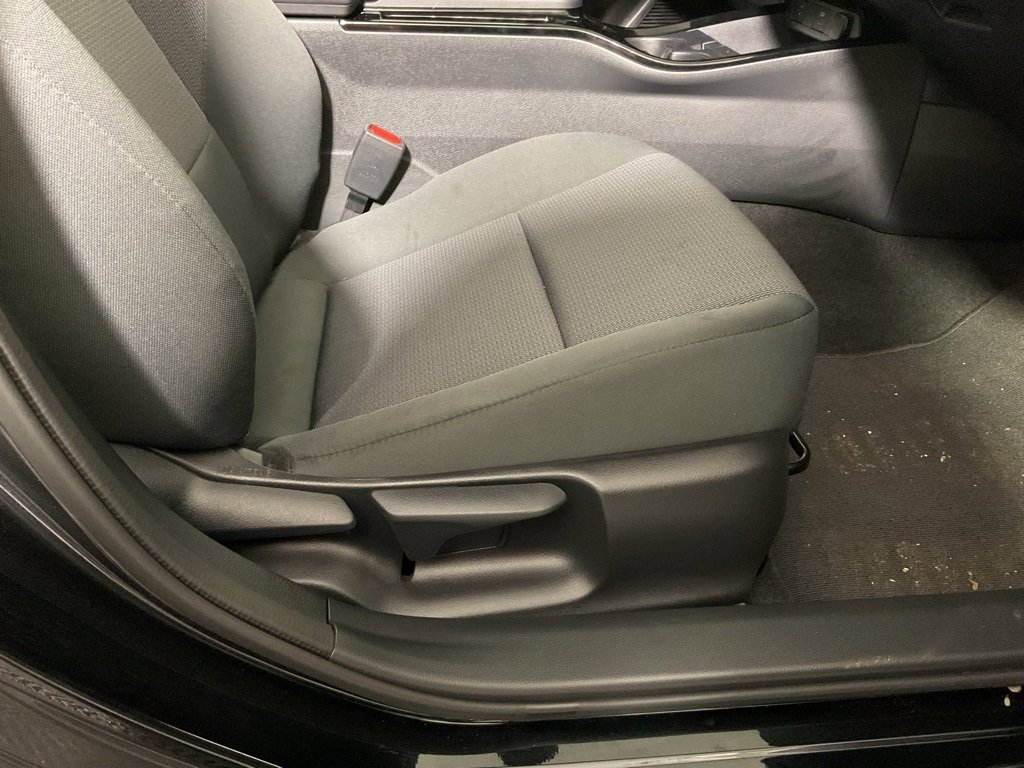 Used 2025 Toyota Prius LE image 36