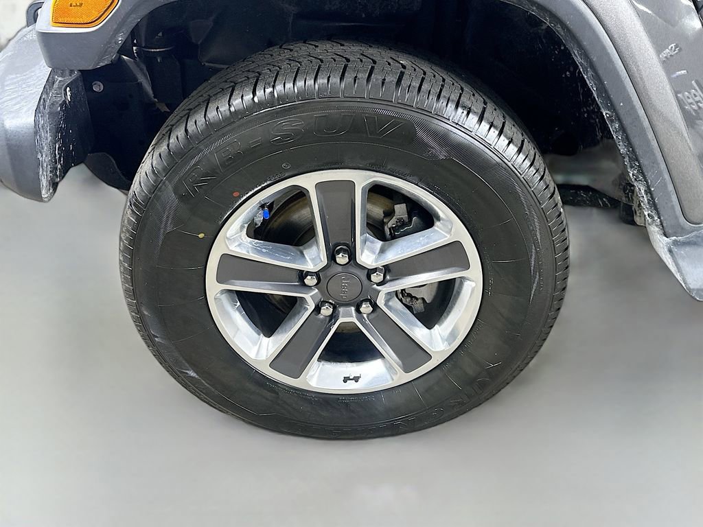 Used 2018 Jeep Wrangler Unlimited Sahara AWD/4WD image 8