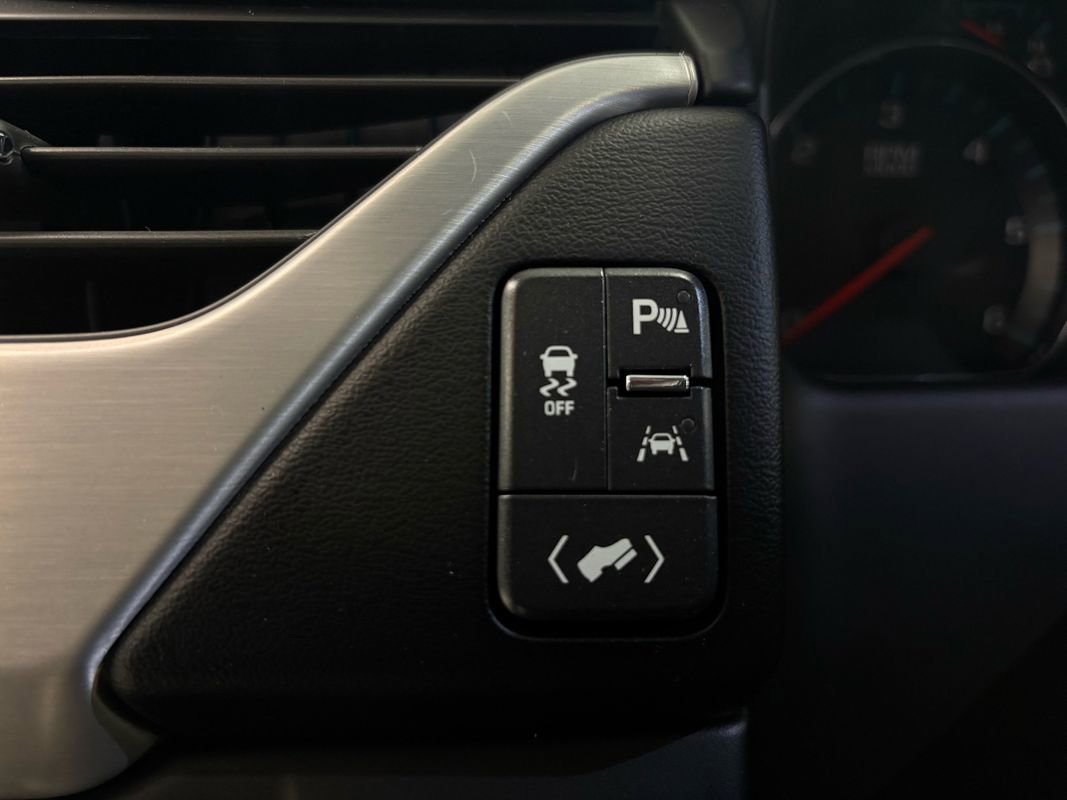 Used 2018 GMC Yukon SLT w/ Premium Edition image 29