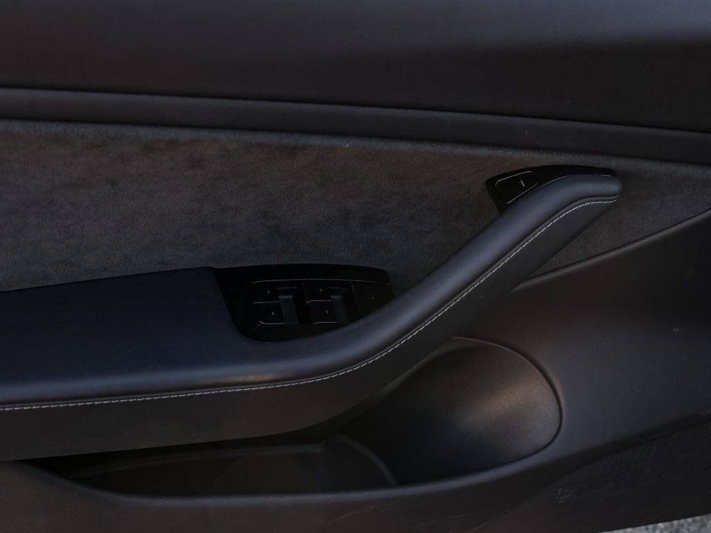Used 2018 Tesla Model 3 Mid Range image 23