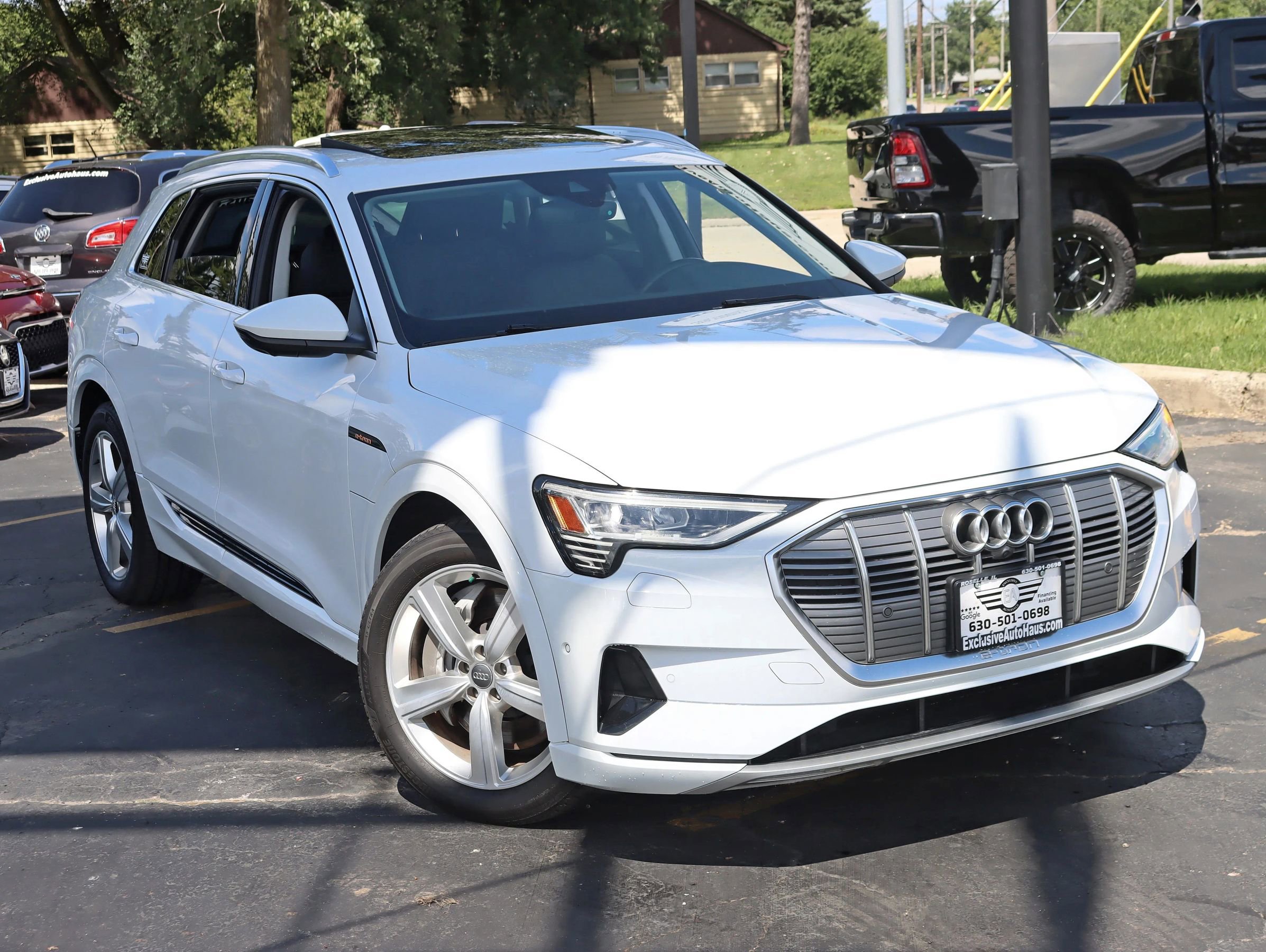 Used 2019 Audi e-tron Premium Plus image 7