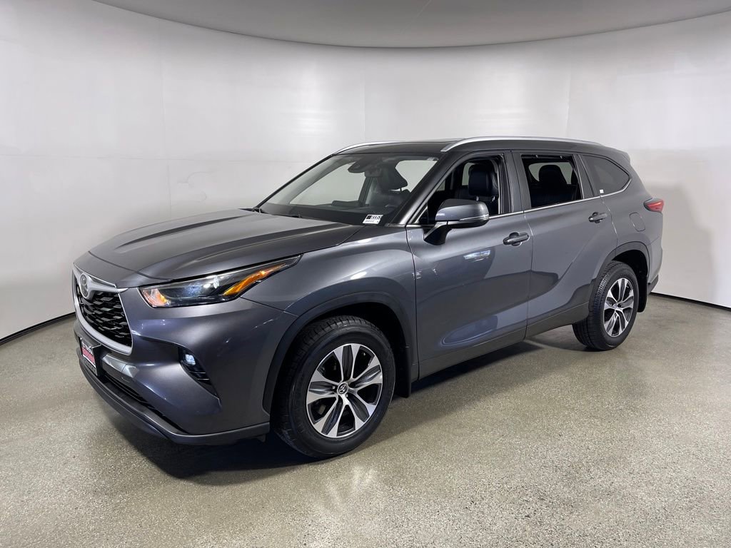 Used 2023 Toyota Highlander XLE image 8
