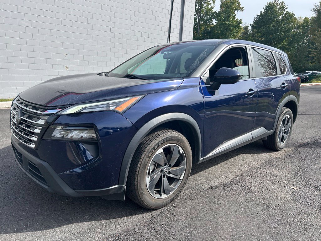Used 2024 Nissan Rogue SV AWD/4WD image 14