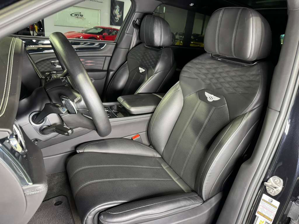 Used 2023 Bentley Bentayga Extended Wheelbase image 10