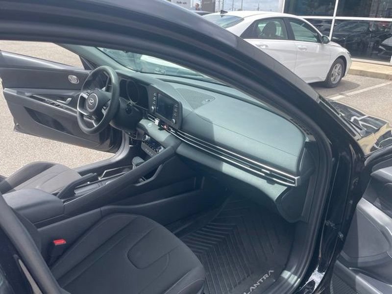 Used 2023 Hyundai Elantra SEL FWD image 18