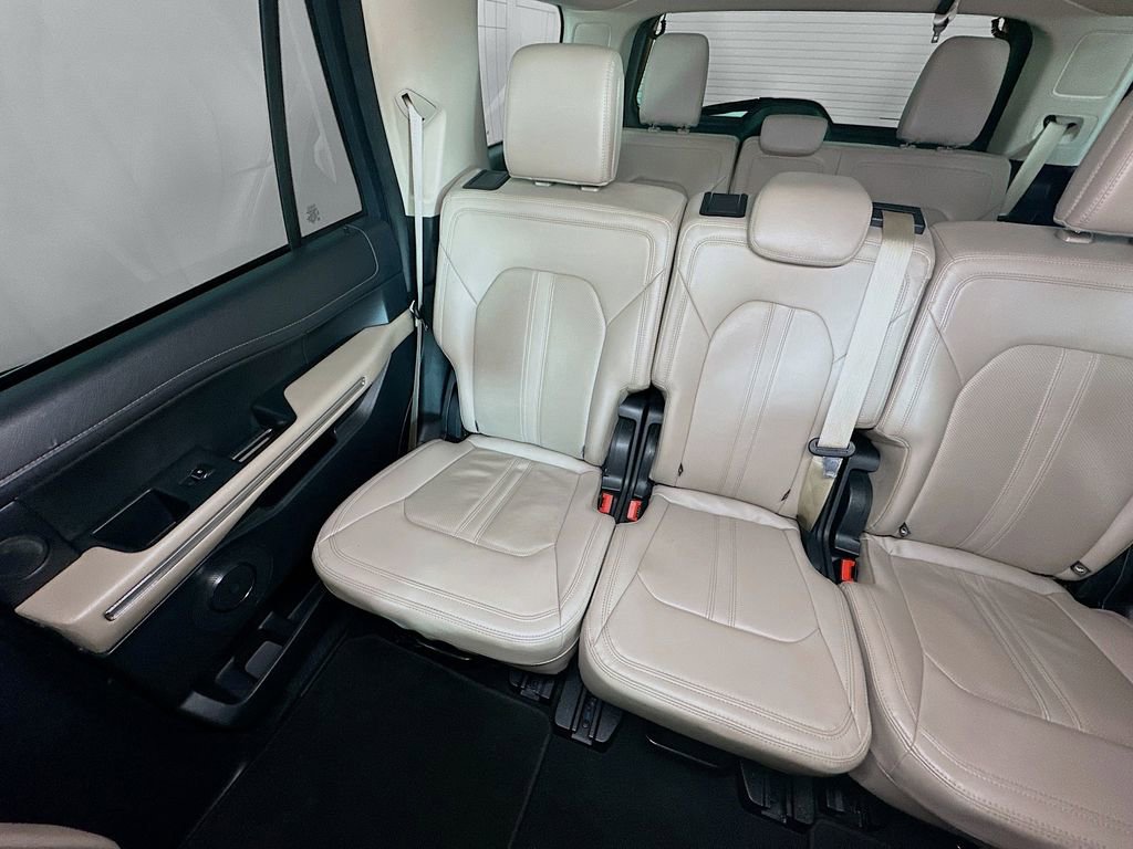 Used 2024 Ford Expedition Limited image 12