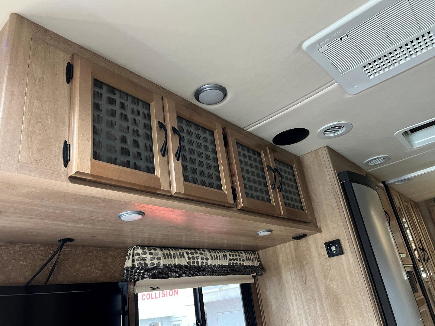 Used 2015 Mercedes-Benz Sprinter 3500 image 19