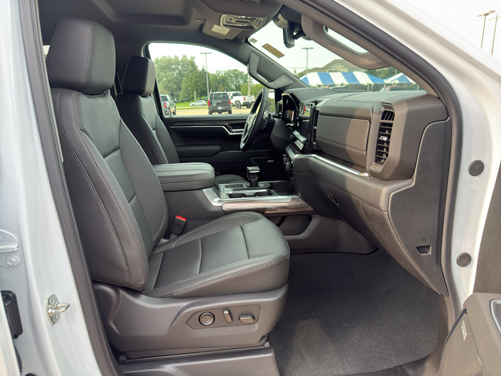 New 2026 Chevrolet Silverado 1500 LTZ w/ LTZ Convenience Package II AWD/4WD image 46