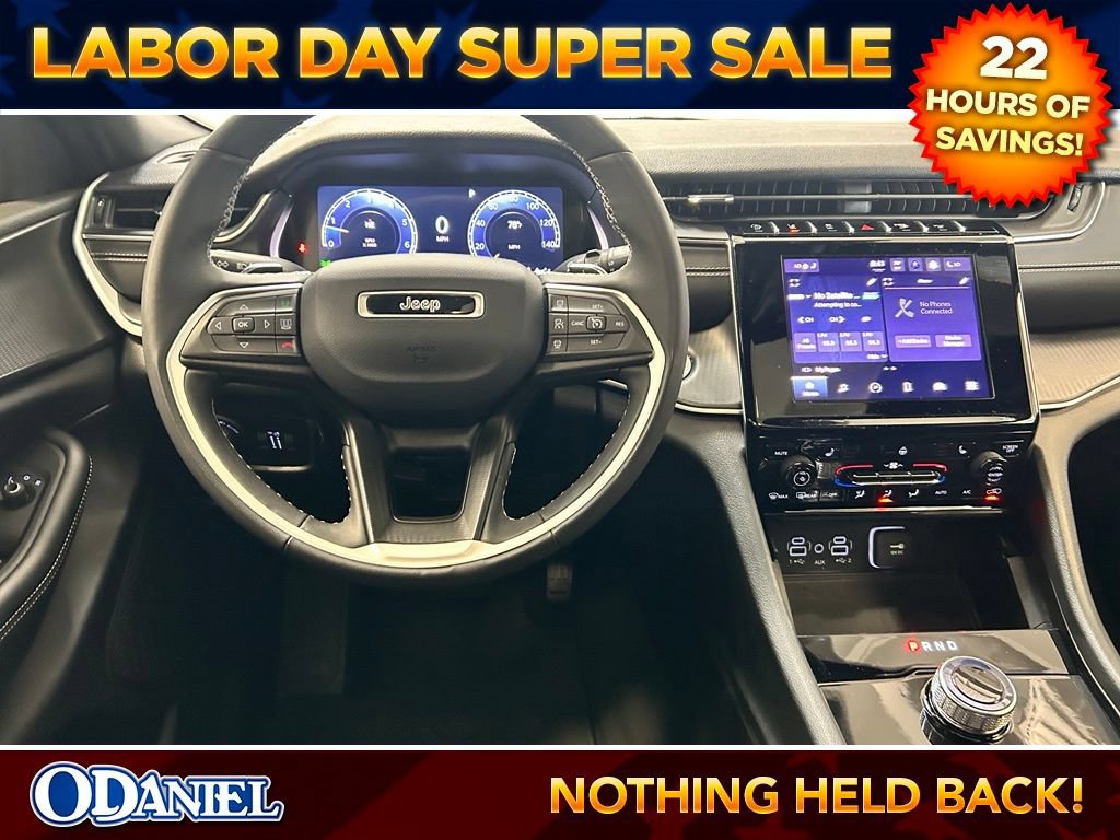 Used 2024 Jeep Grand Cherokee L Altitude AWD/4WD image 13