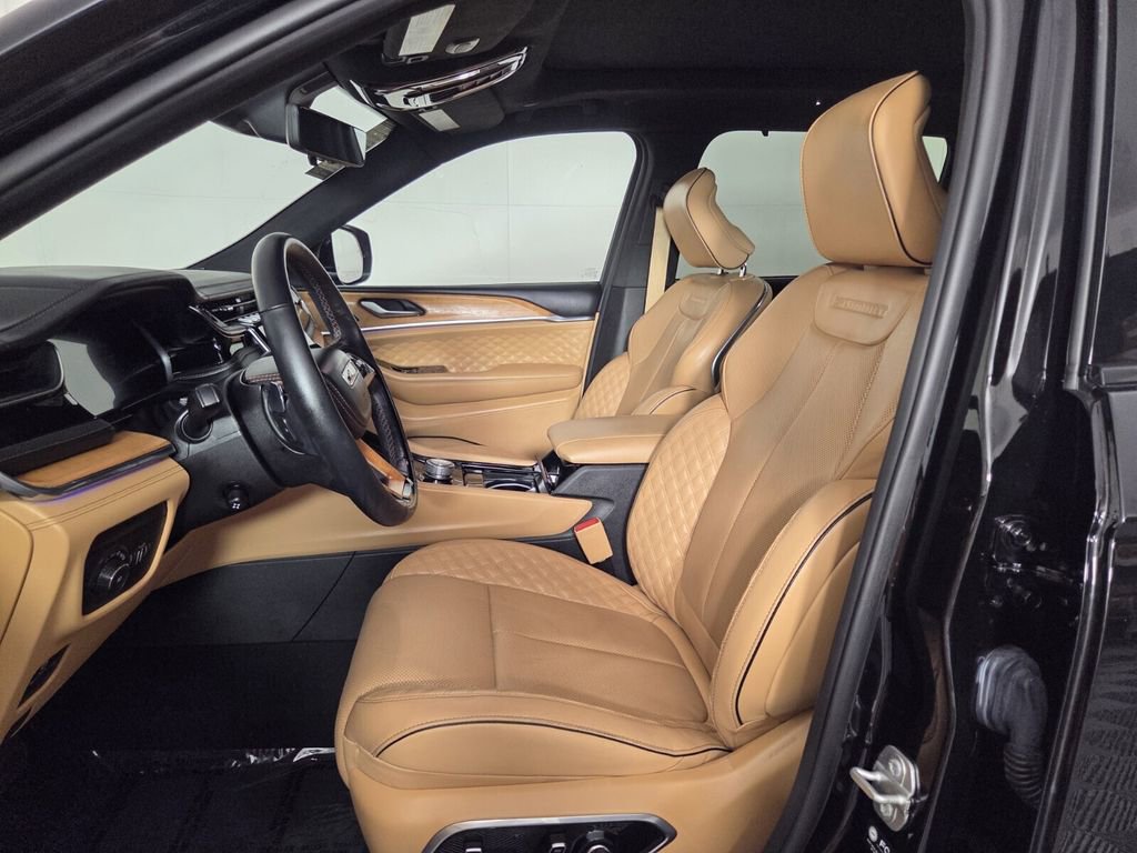 Used 2024 Jeep Grand Cherokee Summit image 12