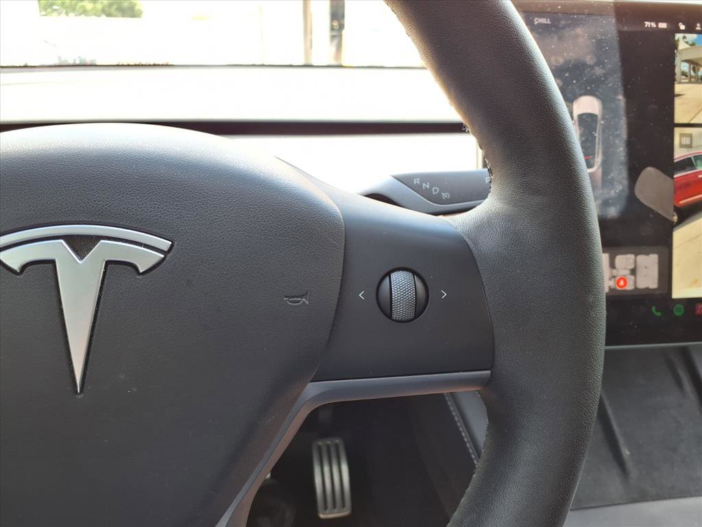 Used 2024 Tesla Model Y Performance AWD/4WD image 17