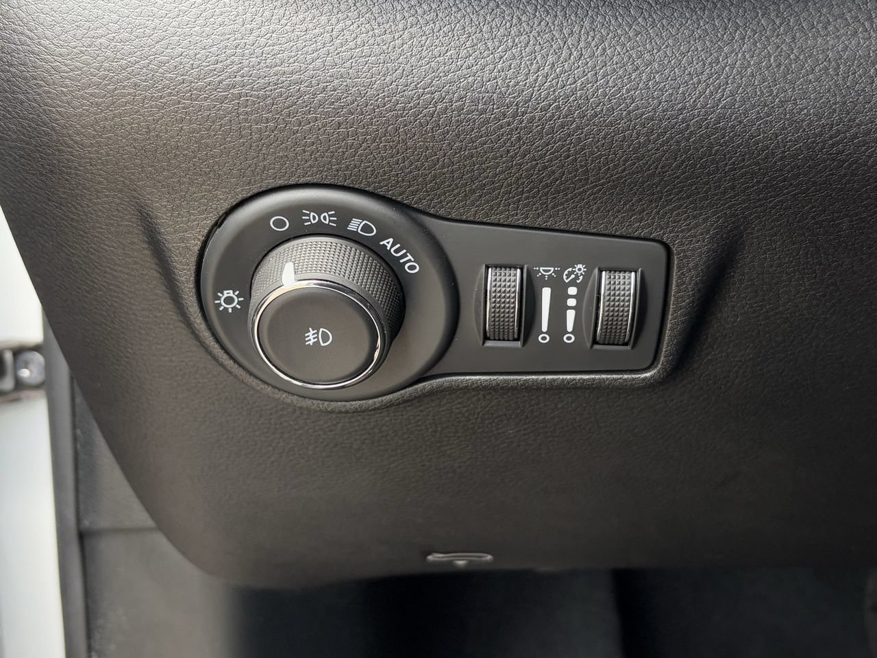 Used 2024 Jeep Compass Latitude AWD/4WD image 26