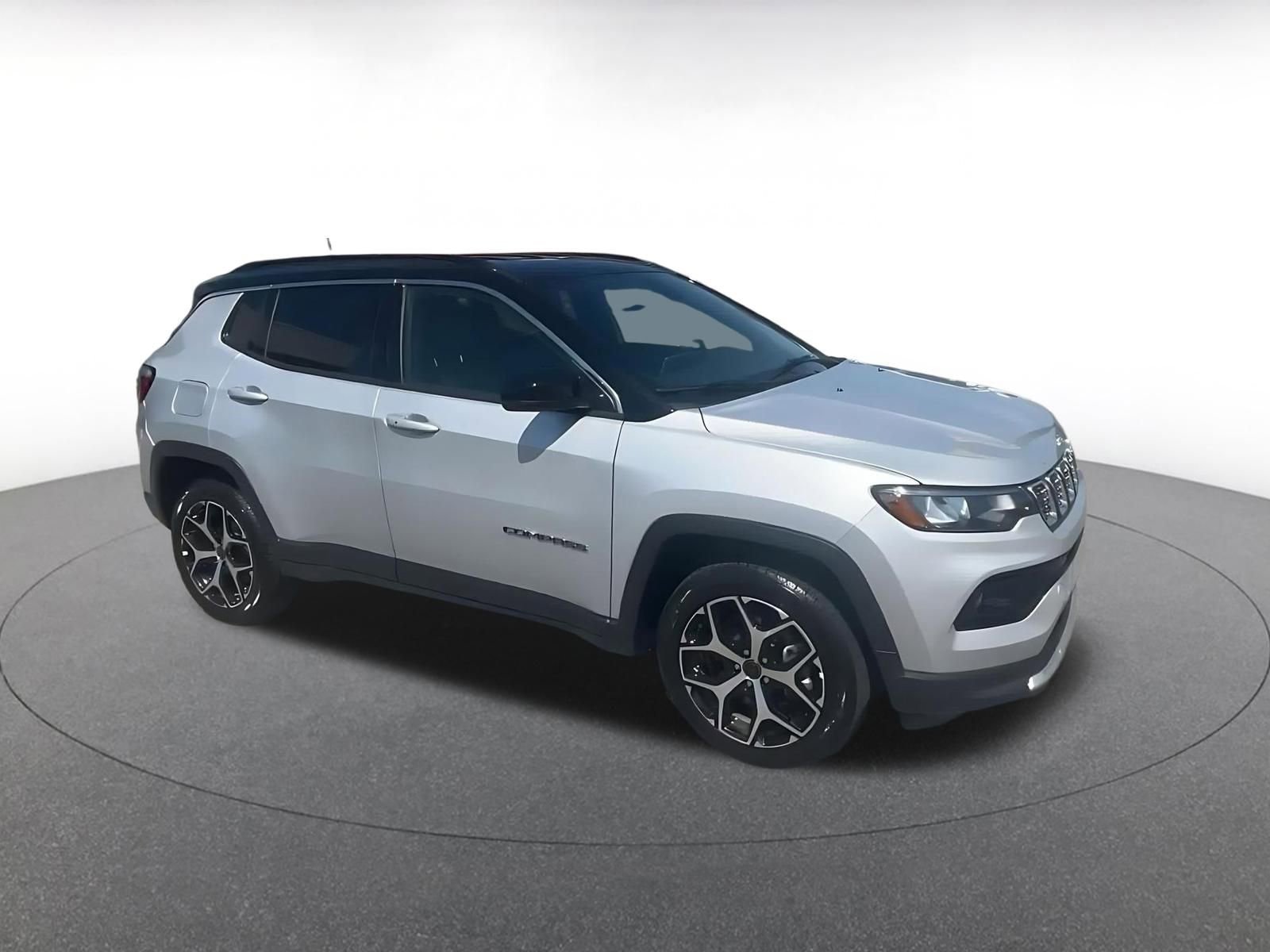 Used 2025 Jeep Compass Limited AWD/4WD image 2