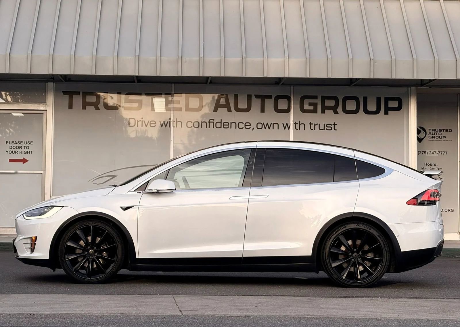 Used 2020 Tesla Model X Long Range AWD/4WD image 5