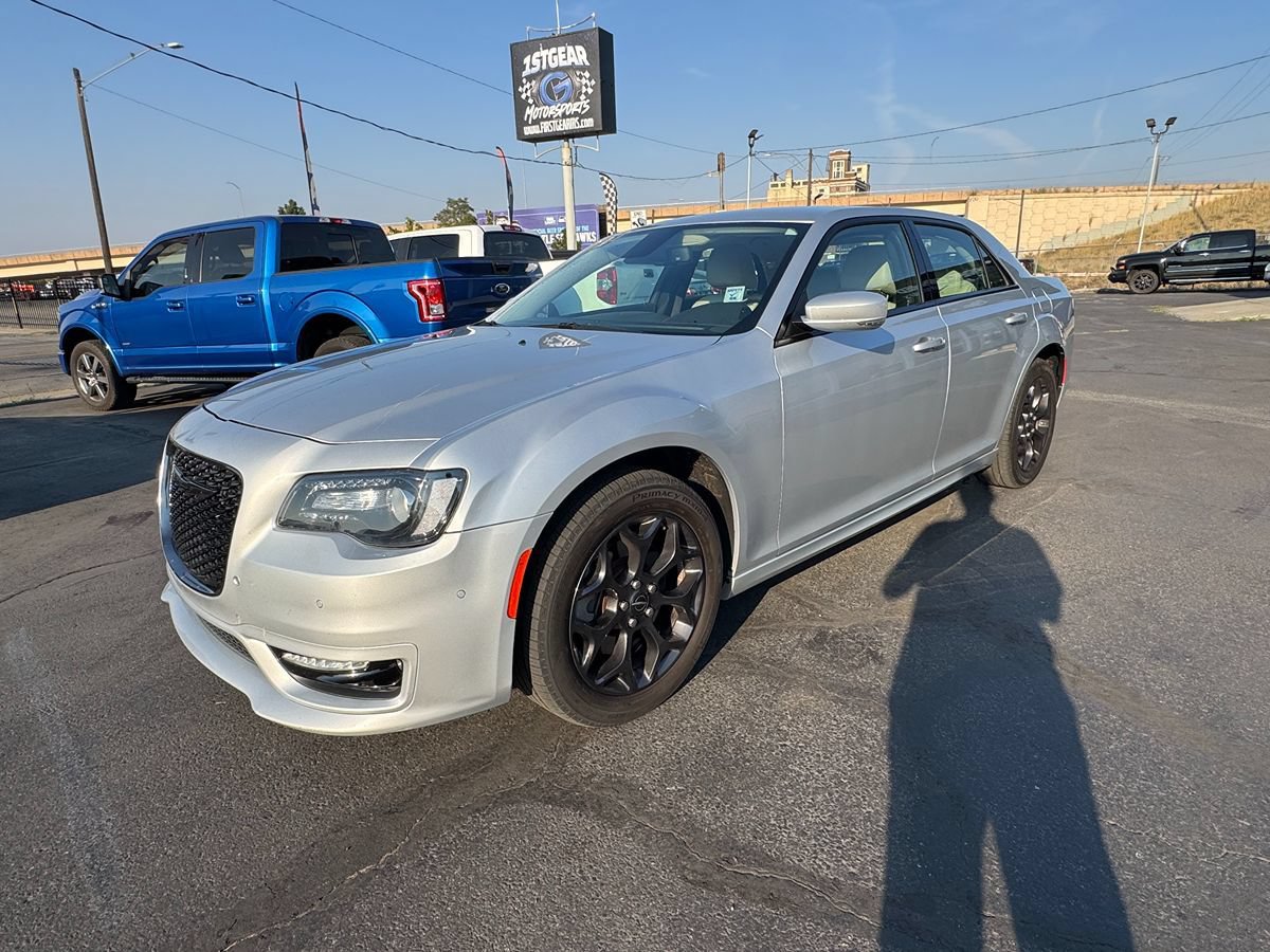 Used 2022 Chrysler 300 Touring L AWD/4WD image 4