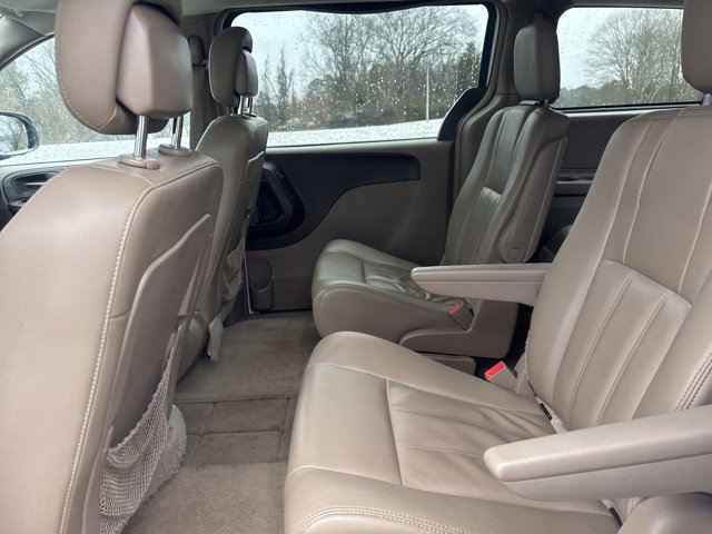 Used 2016 Chrysler Town & Country Touring image 14