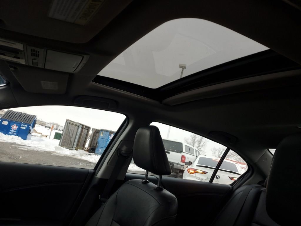 Used 2016 Honda Accord Touring image 12