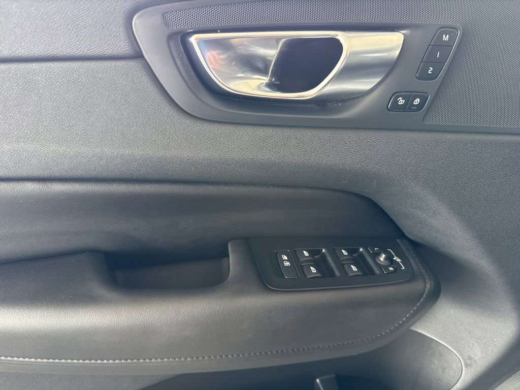 Certified 2023 Volvo XC60 B5 Plus w/ Protection Package Premier image 10