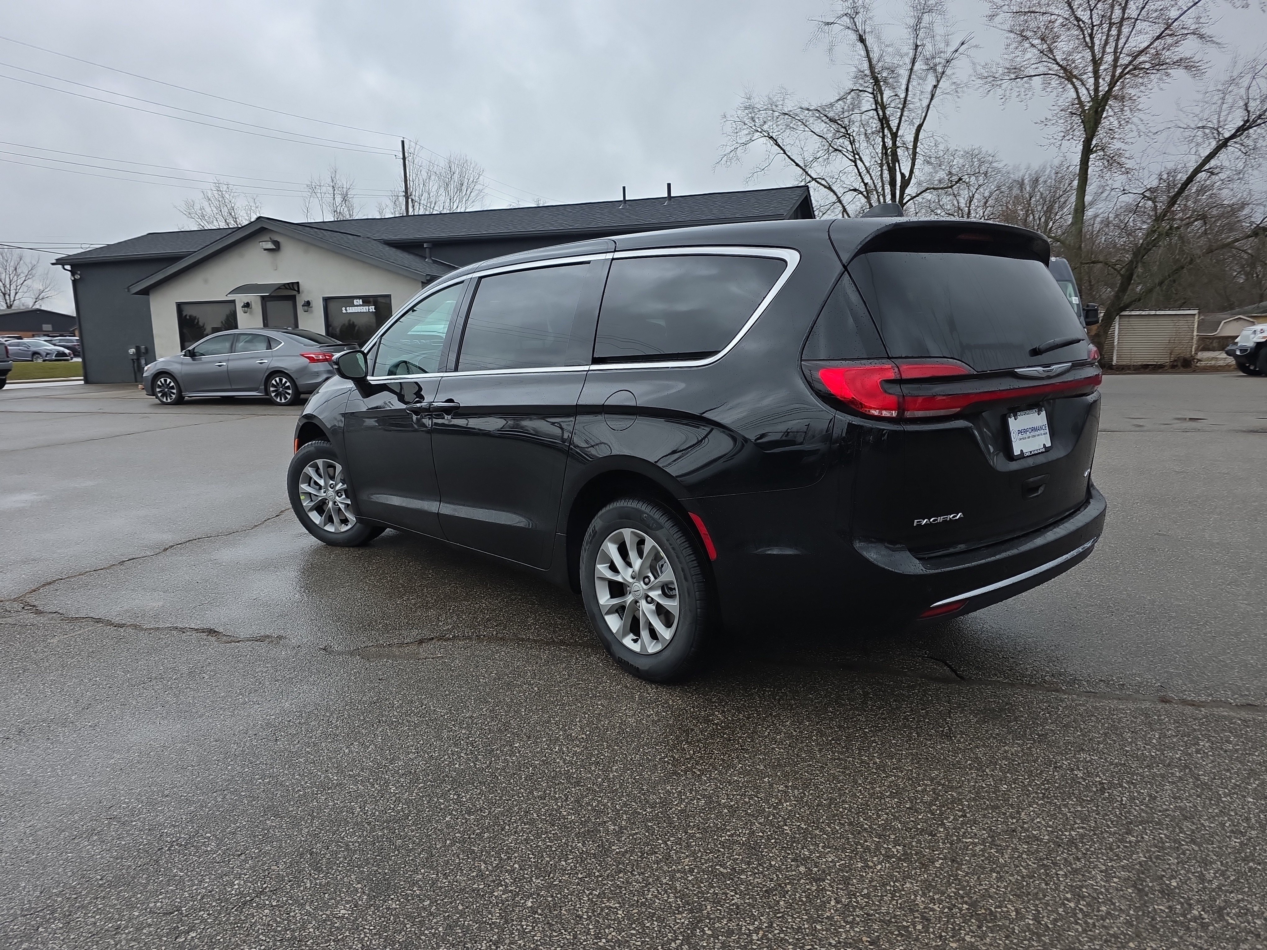 New 2026 Chrysler Pacifica Select AWD/4WD image 21