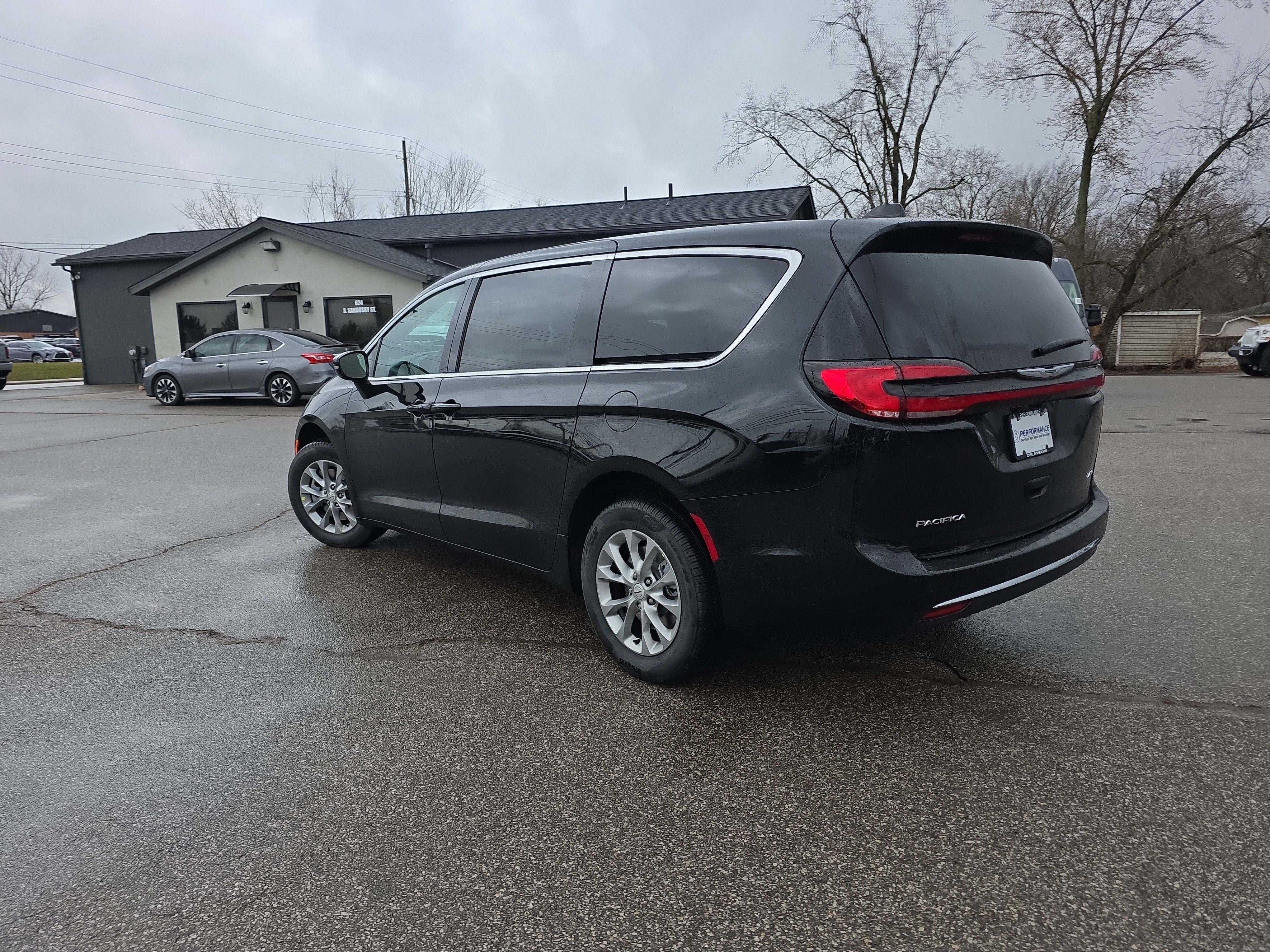 New 2026 Chrysler Pacifica Select AWD/4WD image 21