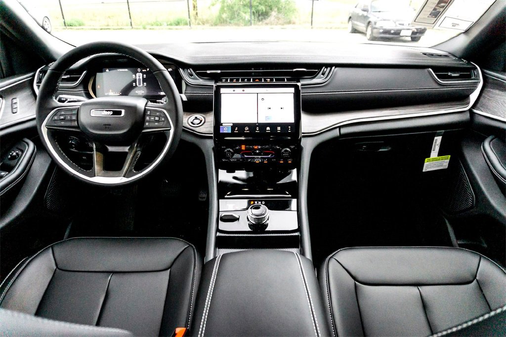 New 2025 Jeep Grand Cherokee Limited w/ MOPAR Finishing Package image 20