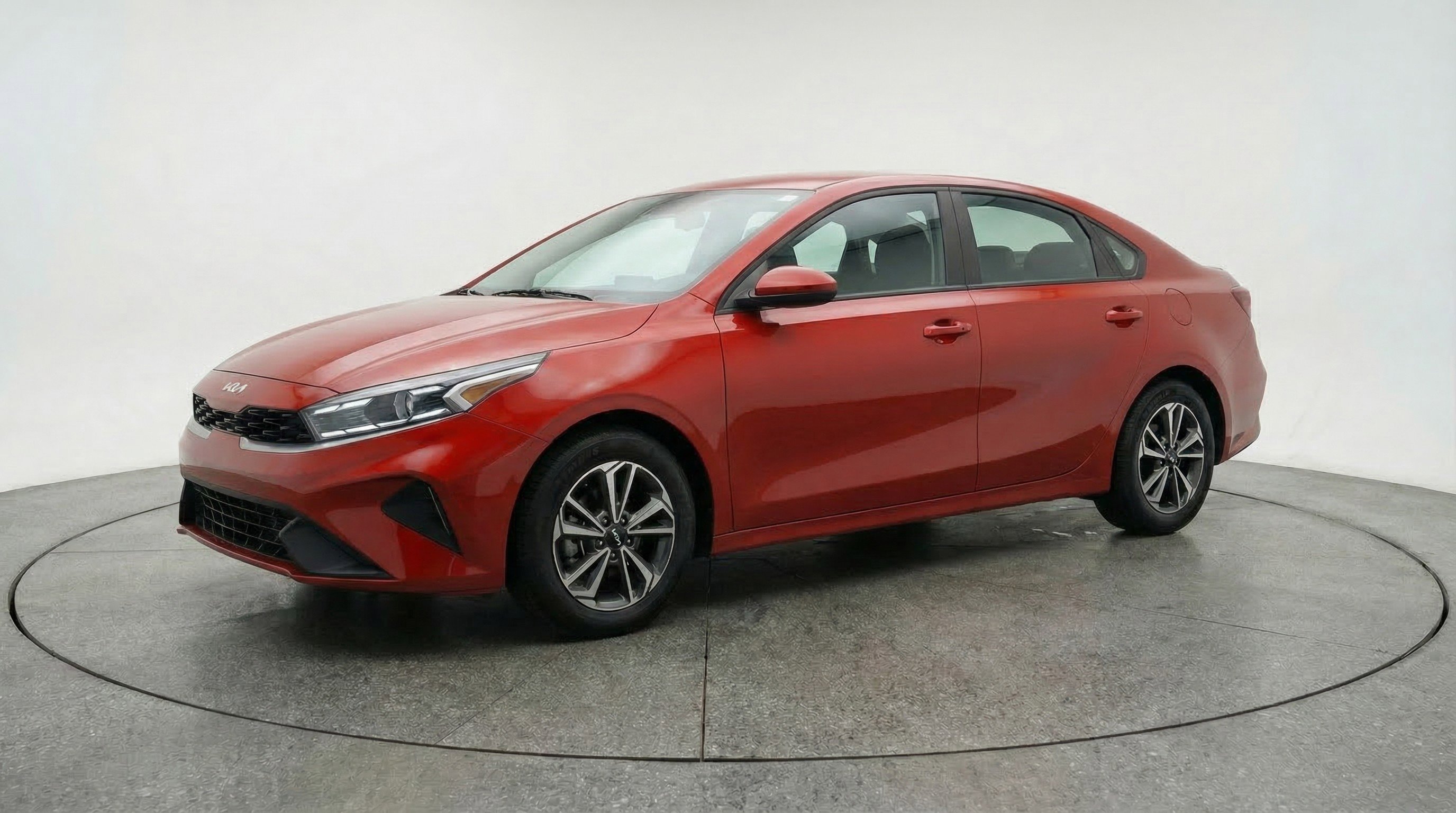 Used 2024 Kia Forte LXS FWD image 3