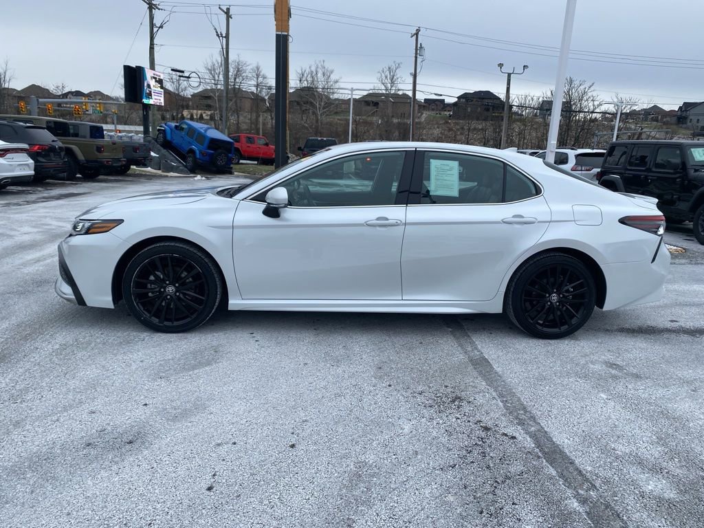 Used 2023 Toyota Camry XSE image 6