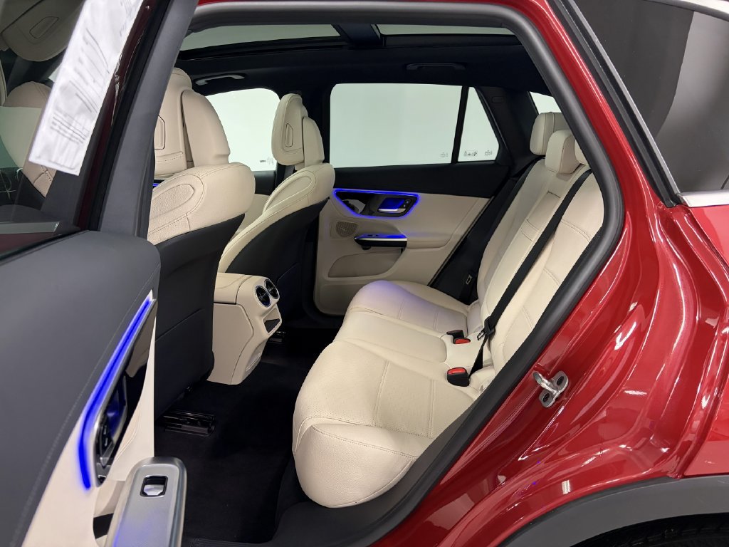 Certified 2025 Mercedes-Benz GLC 300 4MATIC image 18