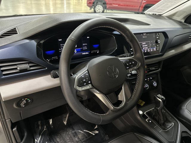 Certified 2022 Volkswagen Taos SE image 14