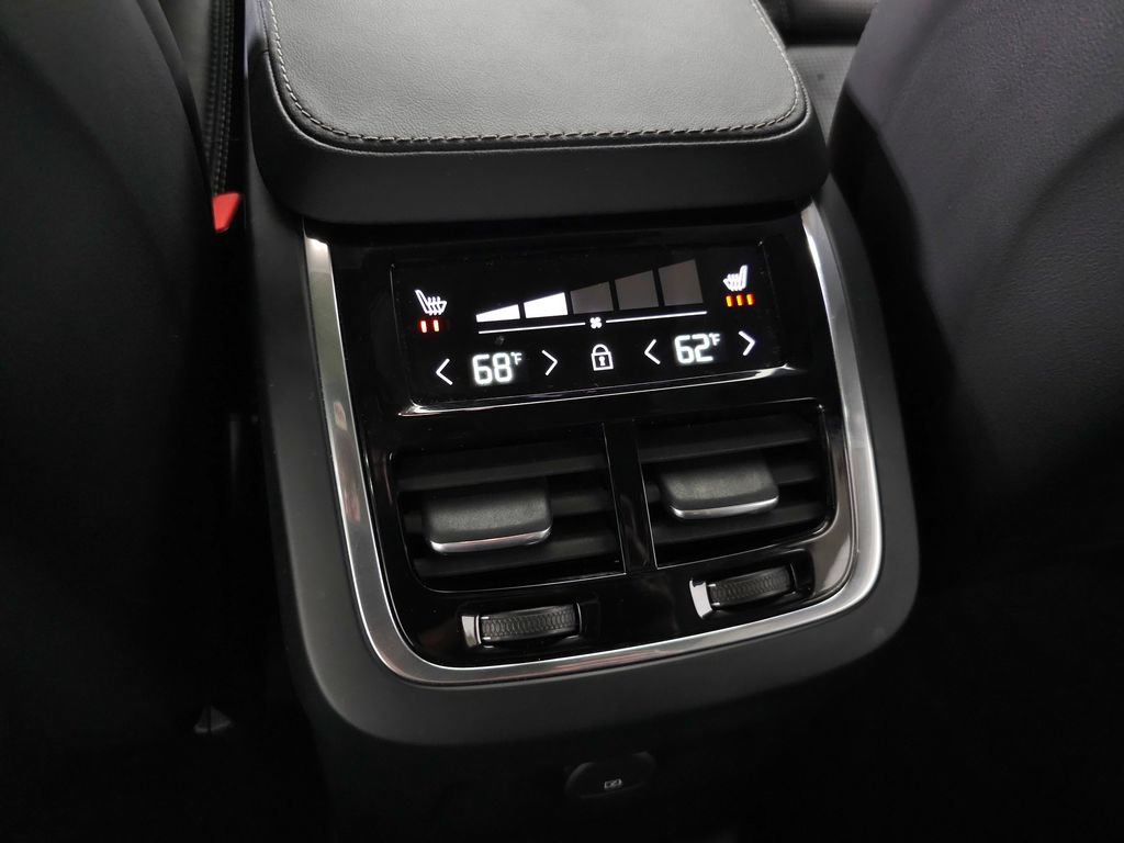 Certified 2023 Volvo XC90 T8 Ultimate w/ Lounge Package AWD/4WD image 38