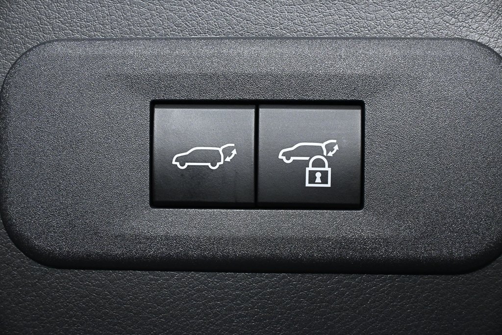 Used 2025 Lexus NX 300h AWD w/ Luxury Package image 29