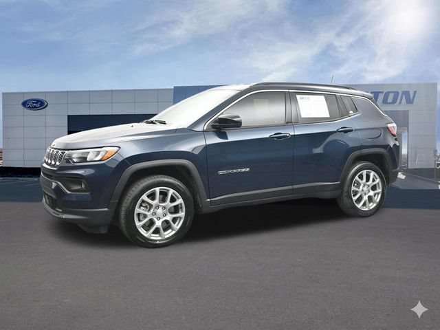 Used 2024 Jeep Compass Latitude AWD/4WD image 7