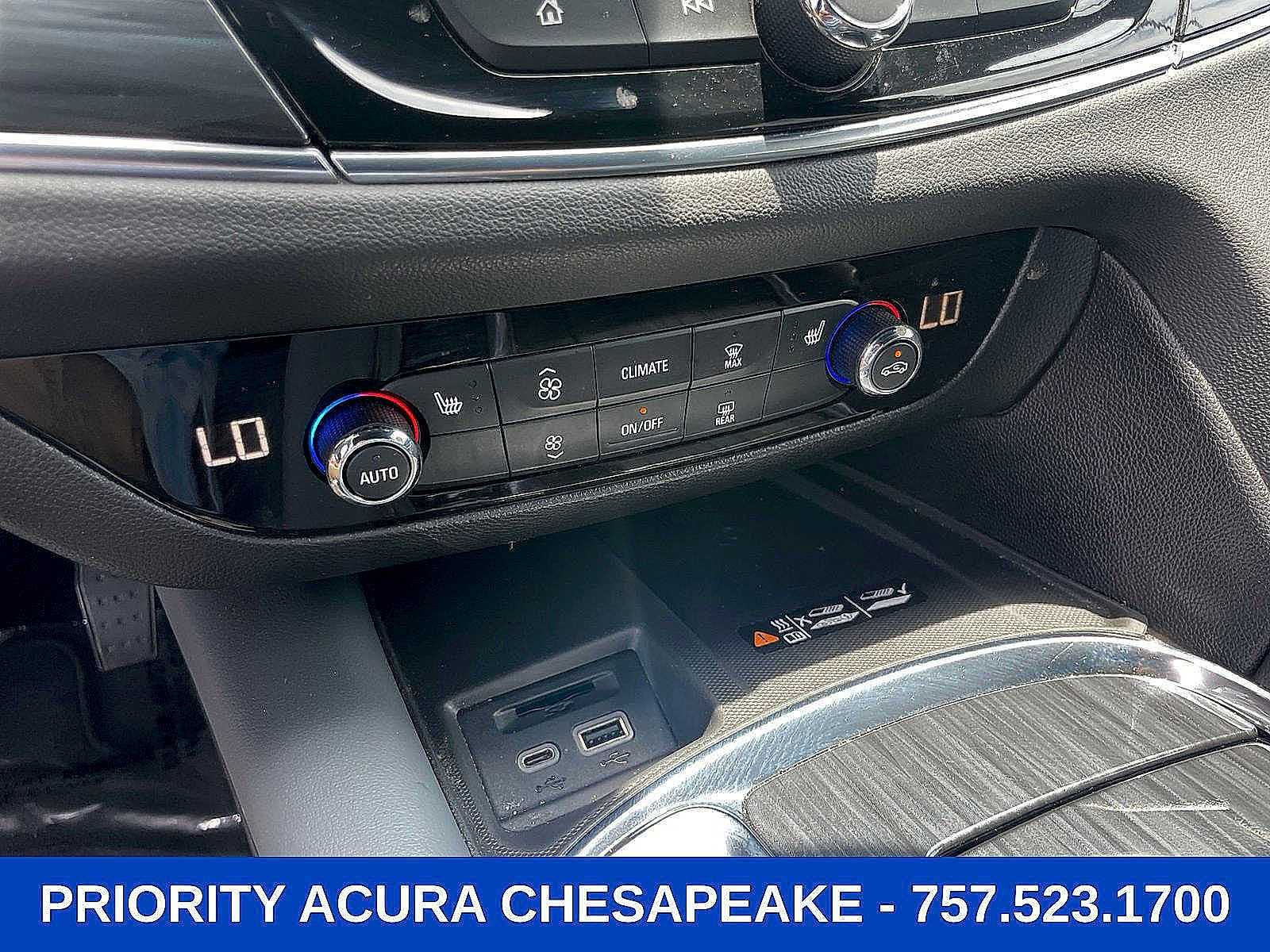Used 2023 Buick Enclave Essence FWD image 19