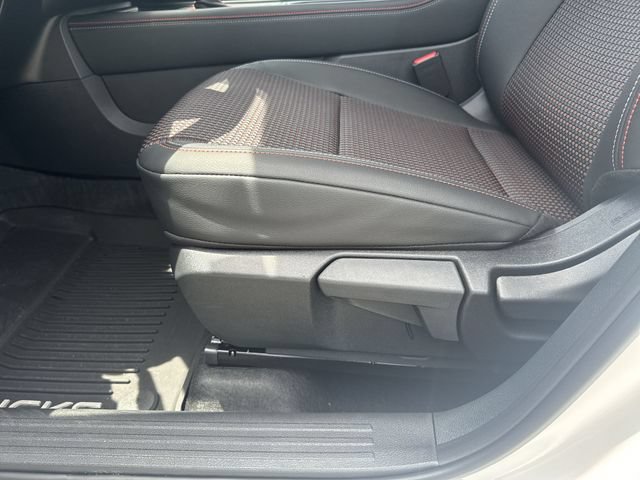 New 2025 Nissan Kicks SR FWD image 27