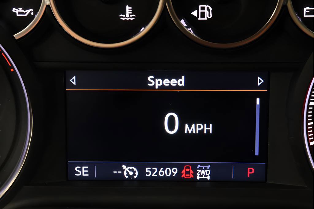 Used 2020 Chevrolet Silverado 1500 LT Trail Boss w/ Midnight Edition AWD/4WD image 15