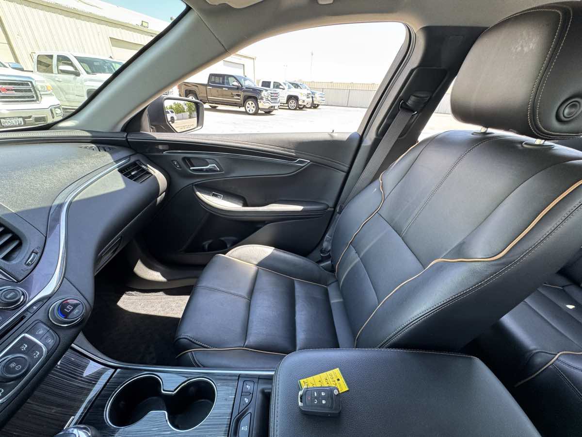 Used 2017 Chevrolet Impala Premier FWD image 31