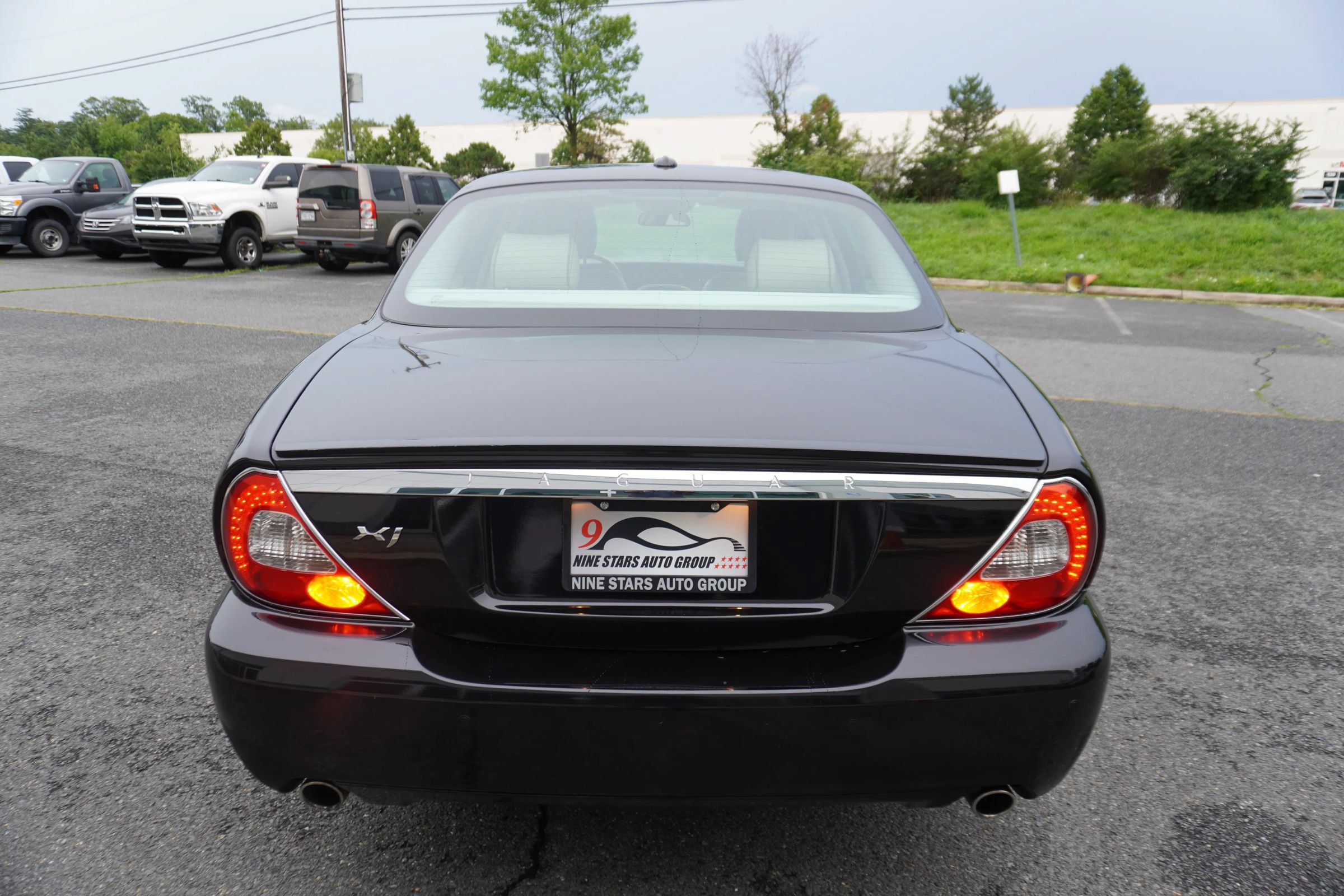 Used 2008 Jaguar XJ8 RWD image 6