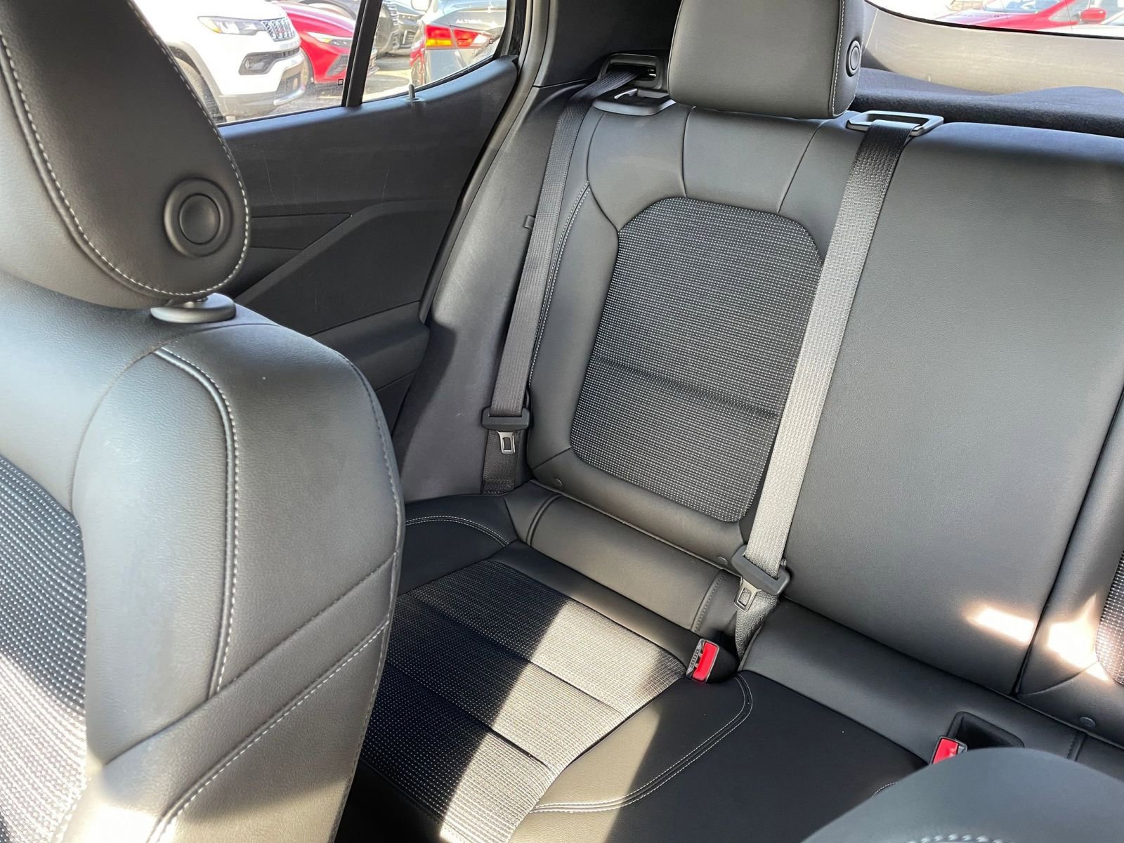 Used 2025 Buick Envista Preferred image 38